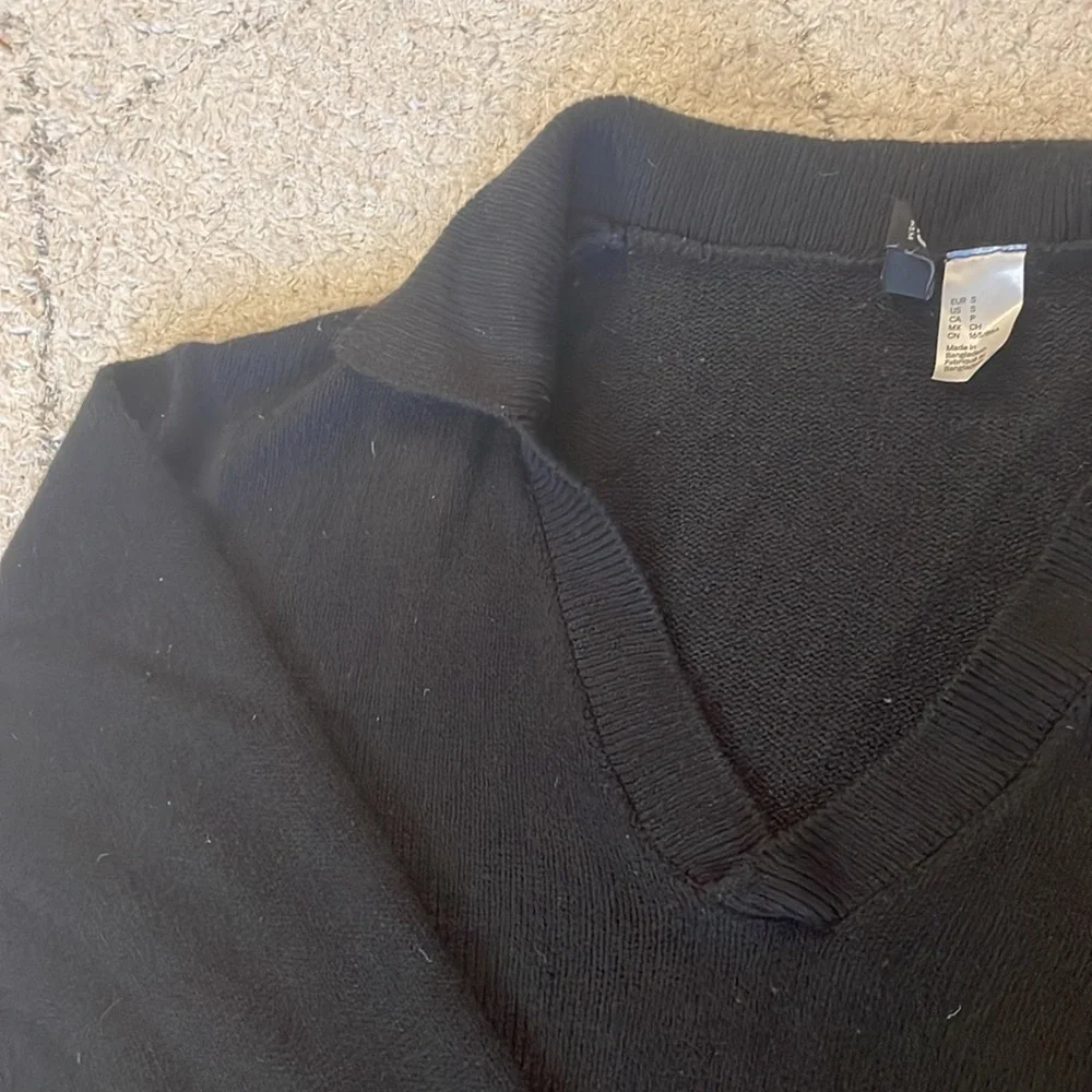 H&M Divided collar black knit crop sweater - Picture 3 of 4